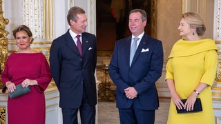 Im Luxemburg übergibt Großherzog Henri (l.) den Thron an seinen Sohn Guillaume.
