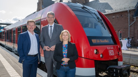 Der geplante zweigeisige Ausbau der Eifelstrecke muss vorerst auf Eis gelegt werden. Das Bundesfinanzministerium will kein Geld dazugeben,