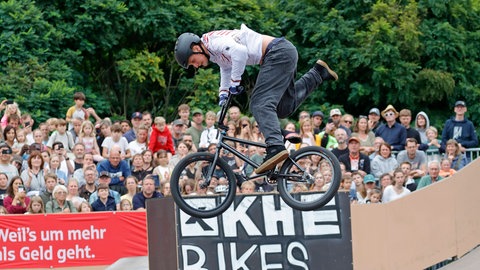 Bei der BMX-Weltmeisterschaft in Riad in Saudi Arabien treten für Deutschland auch drei Fahrer des Eifeler Clubs Woodstyle Birresborn an.