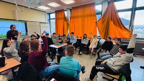 Mitarbeit ist gefragt: Die Schülerinnen und Schüler sammeln Ideen, wie das Klima besser geschützt werden kann.