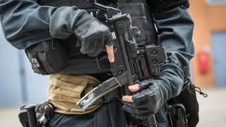 SEK-Beamter im Einsatz. (Archivbild)