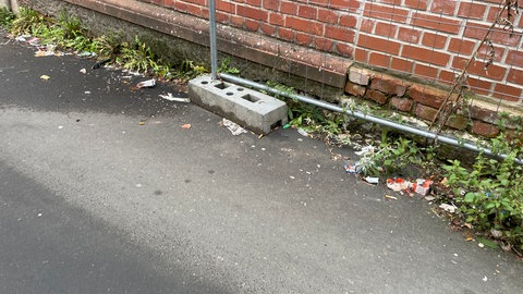 Auf dem Schlossberg ist auch immer wieder Müll in einigen Straßen zu sehen.