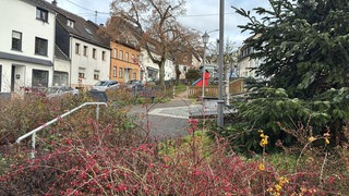 Der Messerangriff soll in der Nähe der Bushaltestelle Röhrenkump in Idar-Oberstein passiert sein. 