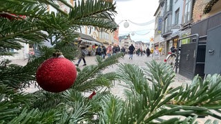 Kurz vor Weihnachten: Viel Betrieb in der Trierer Innenstadt.
