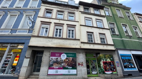 Drei Häuser in der Moselstraße in Traben-Trarbach. 