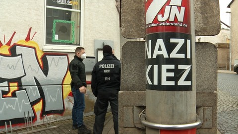 Polizisten bei einer Razzia im April 2022, hier in Eisenach. 