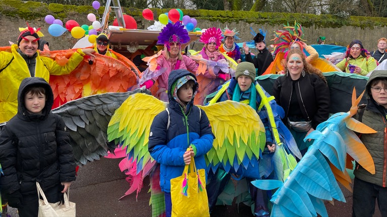 Ganz schön bunte Vögel: die Gruppe der Trierer Innenstadtpfarrei Liebfrauen.