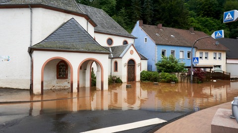 Viele Häuser und Erdgeschosse wurden durch die Flut im Jahr 2021 beschädigt.