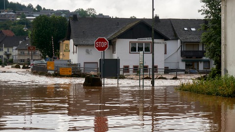 Bilder, die im Kopf bleiben: Viele Orte und Straßen standen im Juli 2021 unter Wasser.