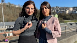 Farnoosh und Rezvan leben seit einigen Jahren in Idar-Oberstein. Mit den Gedanken sind sie derzeit bei ihren Familien im Iran.