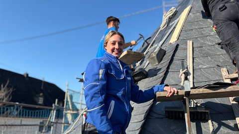 Vanessa Thieltges ist eine der wenigen Frauen im Dachdeckerhandwerk. Mit Vorurteilen hat die Meisterin heute weniger zu kämpfen, dafür aber mit anderen Problemen.