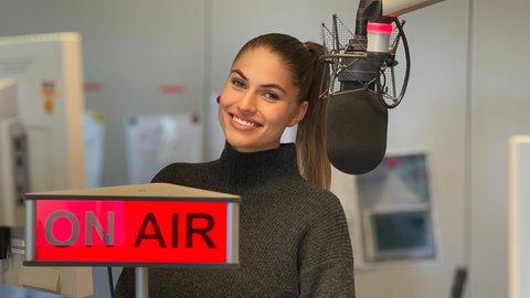 Lynn Bentzen ist Redakteurin, Reporterin und Nachrichtensprecherin im SWR Studio Trier.