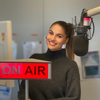 Lynn Bentzen ist Redakteurin, Reporterin und Nachrichtensprecherin im SWR Studio Trier.