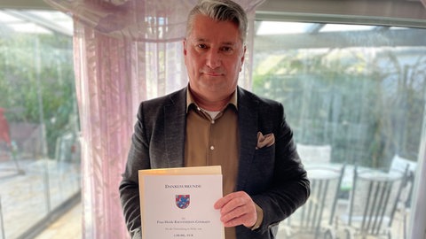 Seniorin spendet Millionen für marode Sportanlage in Idar-Oberstein: Landrat Miroslaw Kowalski (CDU) war baff, als er erfuhr, wie viel Geld er für die Sanierung der wichtigsten Idar-Obersteiner Sportanlage erhält.