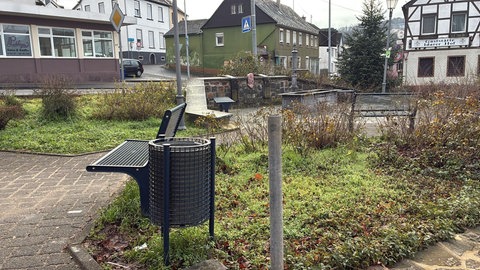 Der Messerangriff soll in der Nähe der Bushaltestelle Röhrenkump in Idar-Oberstein passiert sein. 