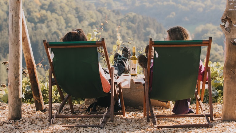 Wandern in Eifel, Hunsrück und an der Mosel. Für Outdoor-Fans gibt es entlang der Wandersteige viel Natur, tolle Ausblicke und viel Ruhe.