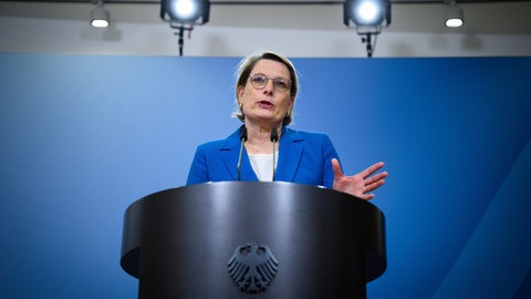 Bundesjustizministerin Stefanie Hubig (SPD) sagt, aus ihrer Sicht "sprechen gute Gründe für eine Entkriminalisierung". Hubig war zuvor Bildungsministerin in Rheinland-Pfalz. 