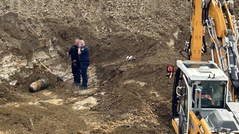 In Prüm in der Eifel haben Bauarbeiter am Dienstag eine 250-Kilogramm schwere Fliegerbombe aus dem zweiten Weltkrieg ausgegraben. Jetzt wird die Entschärfung  geplant. 
