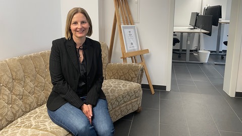 Katrin Hegewald leitet eine Bootsschule in Treis-Karden an der Mosel. Für Seminare bucht sie sich die Räume im Co-Working-Space in Ediger-Eller.