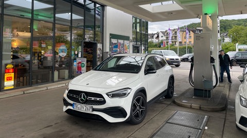 An dieser Tankstelle in Bernkastel-Kues ist es am Sonntag zu einem handgreiflichen Streit gekommen. 