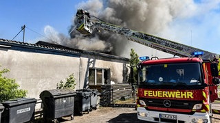 In Nohen im Kreis Birkenfeld musste die Feuerwehr zu einem Brand in einem Karosserie- und Fahrzeugbau ausrücken