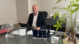 Letzter Arbeitstag: Andreas Kruppert räumt bald sein Büro im Landratsamt in Bitburg und zieht in die Räumlichkeiten der ADD in Trier. 
