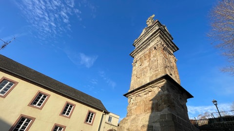 Der Adler oben auf der Igeler Säule gibt ihr und dem Ort den Namen.