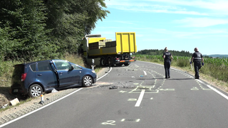 Bei einem Unfall in der Eifel ist am Morgen eine Frau ums Leben gekommen.