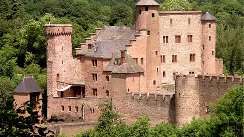 Das mittelalterliche Schloss Hamm in der Eifel.
