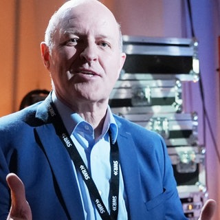 Der Spitzenkandidat der Freien Wähler in Rheinland-Pfalz, Rudolf Rinnen, im Talk POLITIK BACKSTAGE. 