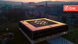 Der Landtag von Baden-Württemberg von oben im Morgengrauen
