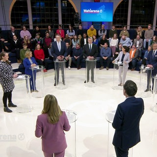 Blick ins Studio der SWR Wahlarena zur Landtagswahl 2026 in Rheinland-Pfalz 