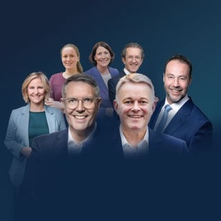 Die Teilnehmer der Wahlarena vor der Landtagswahl in RLP: (v.l) vorne Alexander Schweitzer (SPD) und Gordon Schnieder (CDU), Mitte Katrin Eder (Grüne und Alexander Bollinger (AfD), hinten Rebecca Ruppert (Linke), Daniela Schmitt (FDP) und Joachim Streit (FW)