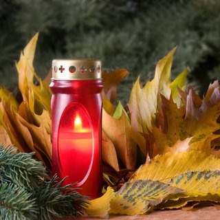 Die Stimme aus dem Grab: Zum 50. Todestag von Agatha Christie - Grabkerze