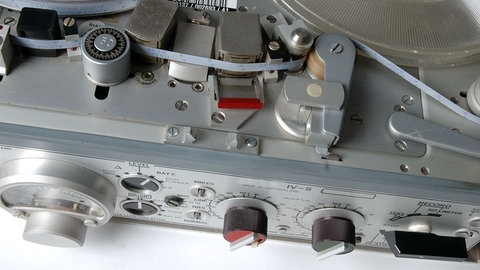 Mobiles Nagra-Aufnahmegerät von oben