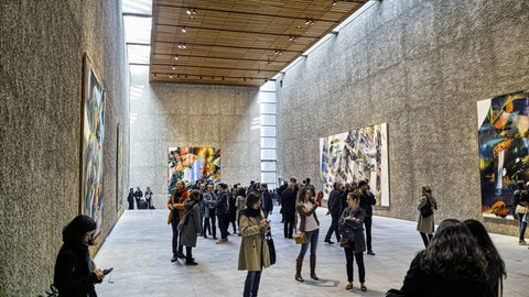 Kirchengebäude St. Agnes in Kreuzberg der Galerie Johann König