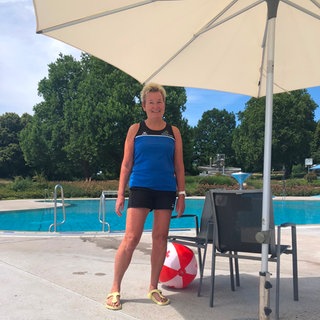Bademeisterin Katrin Schulze am Becken