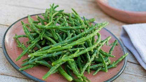 Teller mit Salat von Meerbohnen