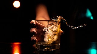 Glas das überschwappt