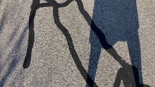 Reparaturnähte auf einer Straße