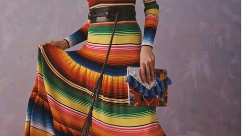 Die mexikanische Regierung hat 2020 das Modehaus Carolina Herrera der kulturellen Aneignung bezichtigt, weil es Muster und Stickereien mexikanischer Indigenen für eine Kollektion verwendet habe.