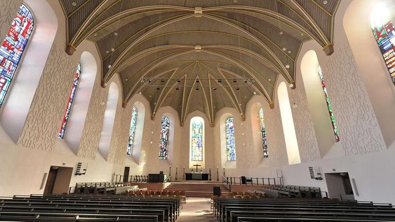 Innenansicht der Dreifaltigkeitskirche in Worms