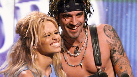 Tommy Lee und Pamela Anderson bei einem gemeinsamen Pressetermin 1999.