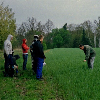 Der lange Weg zurück in die Normalität. Eine Langzeitdoku begleitet wie sich Jugendliche aus Kriminalität, Gewalt und Drogensucht kämpfen.