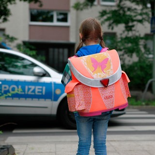 Wenn Kinder nicht zur Schule gehen, ist die Kindesherausgabe das letzte Mittel