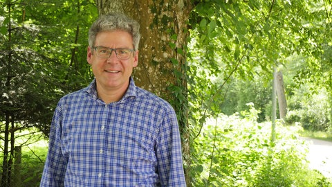 Prof. Ulrich Schraml ist in Baden-Württemberg für den Schutz des Auerhuhns zuständig. Doch der heimische Großvogel aus der Gruppe der Raufußhühner ist akut vom Aussterben bedroht. 