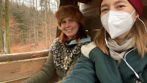 Die Jägerin Sophia Lorenzoni (links) und Vera Kern, Autorin dieser Sendung