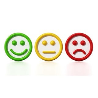 3 Smileys: lachend - neutral - verärgert: Satire spaltet seit jeher, die Eigenheiten des Internets sorgen dafür, dass es oft schwer ist, Ironie und Humor zu erkennen.
