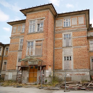Baustelle: Der Spitalskomplex der ehemaligen "Niederösterreichischen Landes-Heil- und Pflegeanstalt" besteht aus 60 Pavillons. Dieses Otto-Wagner-Areal in Wien soll zu einem Wissenschafts-, Kultur- und Bildungsstandort entwickelt werden. Die Fläche bietet Platz für 160 Wohnungen.