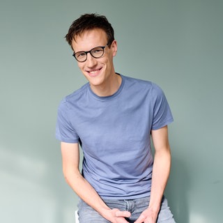 Aeneas Rooch, Host des Podcasts "Fakt ab! Eine Woche Wissenschaft"